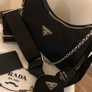 Prada Re-Edition 2005 nylon shoulder bag
